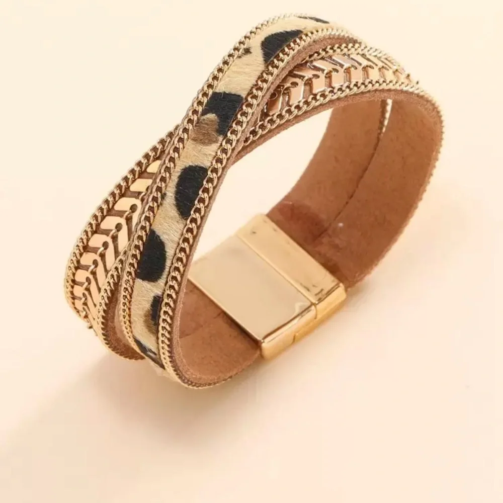 New Leopard Print Gold Bracelet - Picture 3 of 5